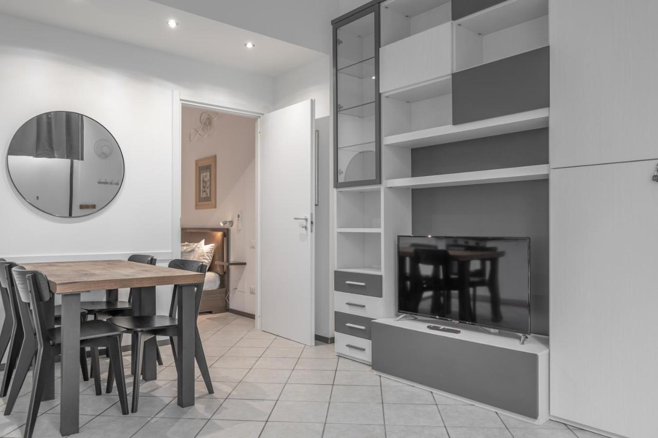 Turati Apartments โบโลญญา ภายนอก รูปภาพ